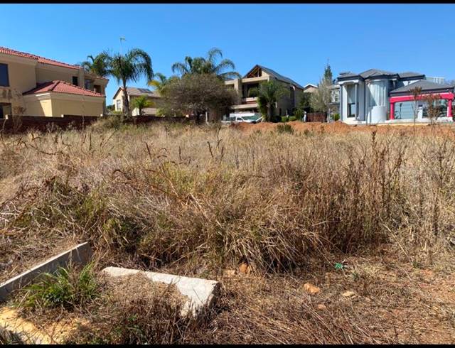 LAND FOR SALE IN EAGLES CREST